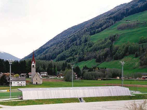 Servicegebäude Sportzone St. Martin (Bz), 2007